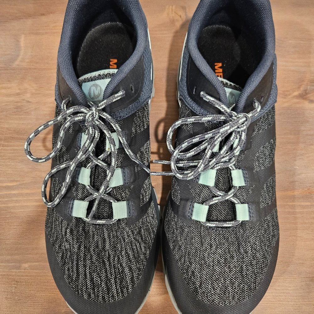 BRAND NEW IN BOX Womens Merrell Hiking Trail Shoes Size 9 US